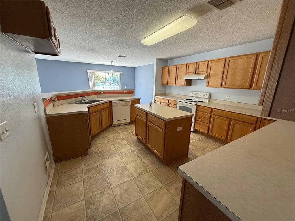 708 BRENTON LEAF DRIVE photo 6