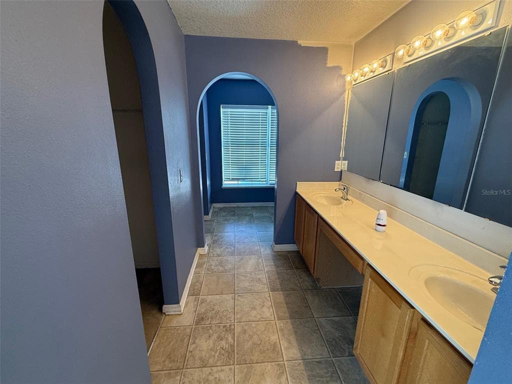 708 BRENTON LEAF DRIVE photo 9