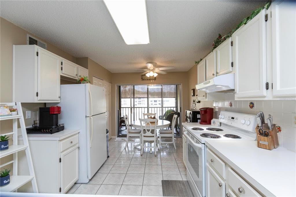 4575 WHITTON WAY 1126 photo 16