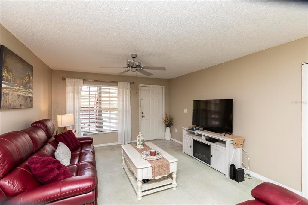 4575 WHITTON WAY 1126 photo 3