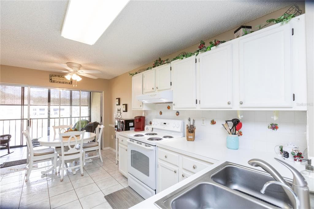4575 WHITTON WAY 1126 photo 8