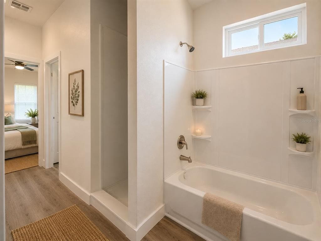 122 NAOMI PL photo 15
