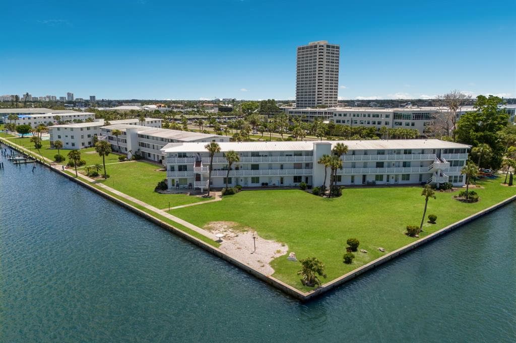 761 JOHN RINGLING BOULEVARD 31 photo 19