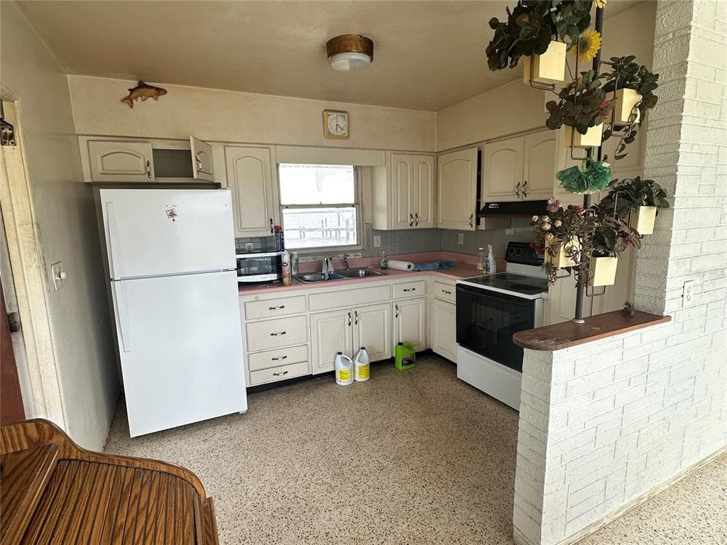 210 21ST STREET NE photo 9