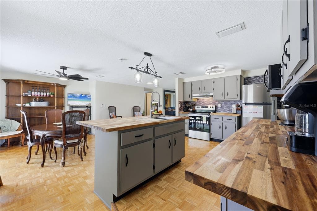 21298 MIDWAY BOULEVARD photo 22