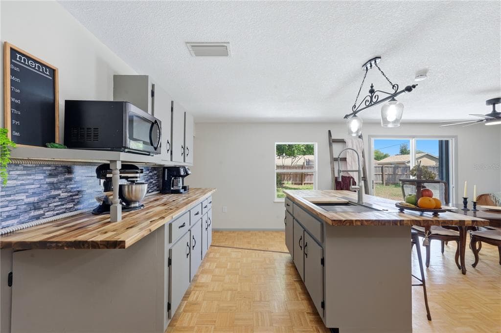 21298 MIDWAY BOULEVARD photo 18