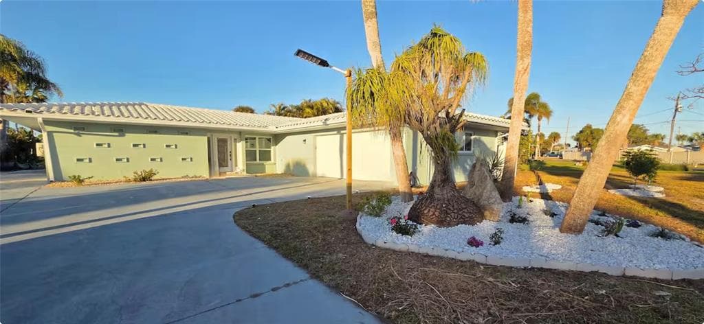 212 BAHIA VISTA DRIVE photo 1