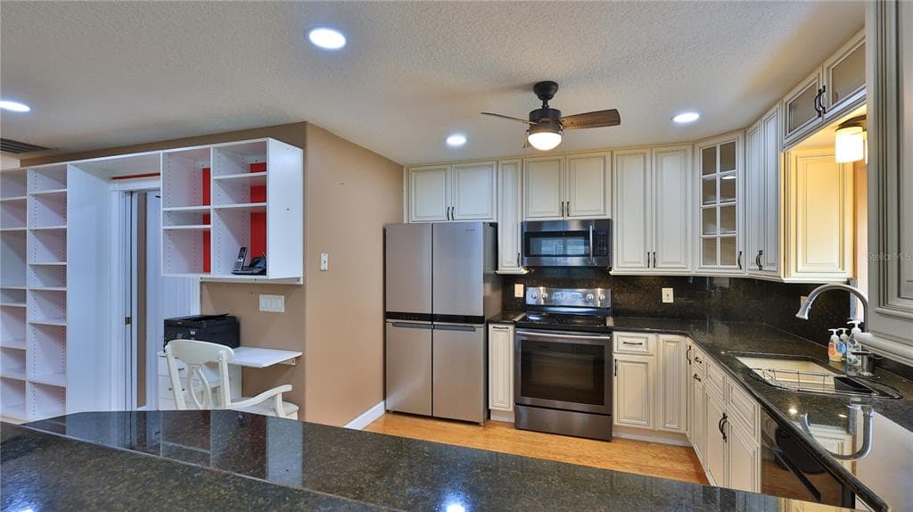87 CIMMARON DRIVE photo 20