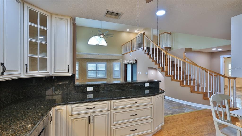 87 CIMMARON DRIVE photo 18