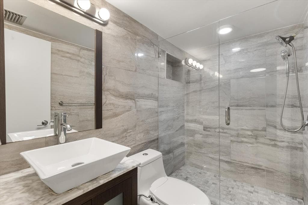 450 S GULFVIEW BOULEVARD 802 photo 11