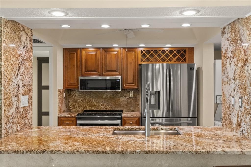 450 S GULFVIEW BOULEVARD 802 photo 4