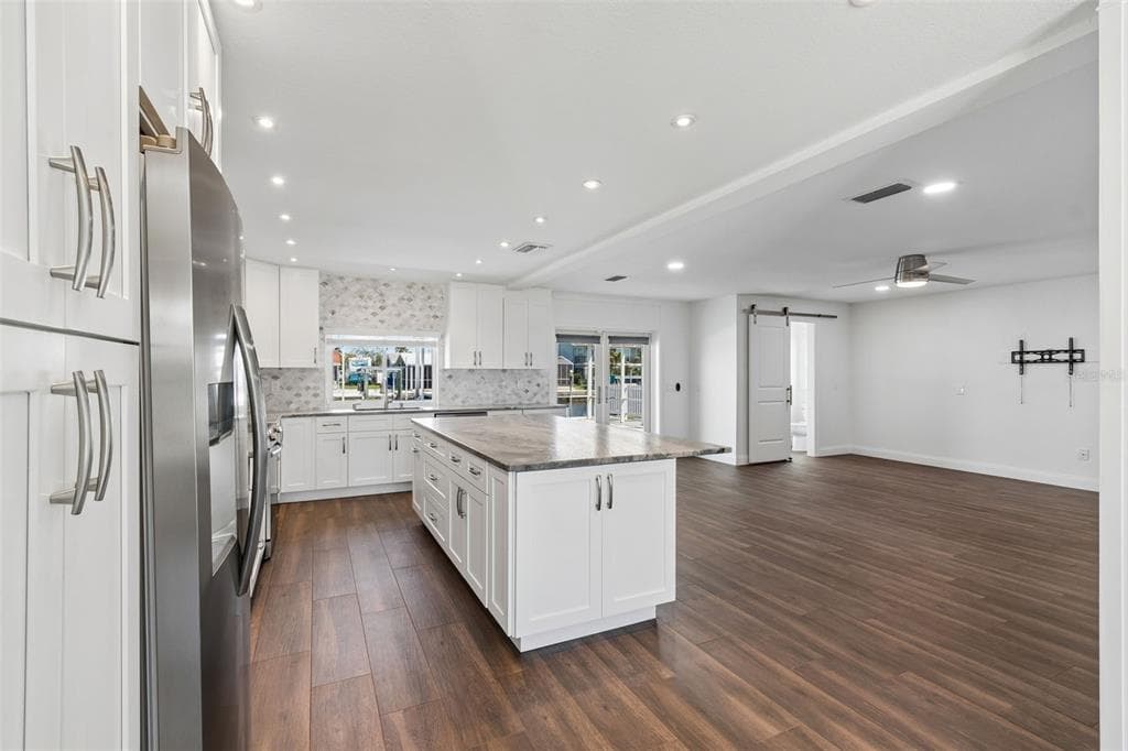 8034 BRIGHTON DRIVE photo 23