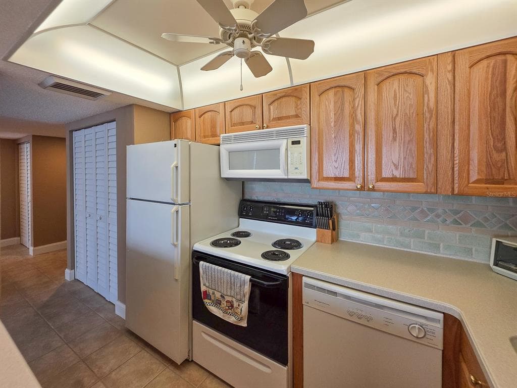 3051 S. ATLANTIC AVENUE 1805 photo 9