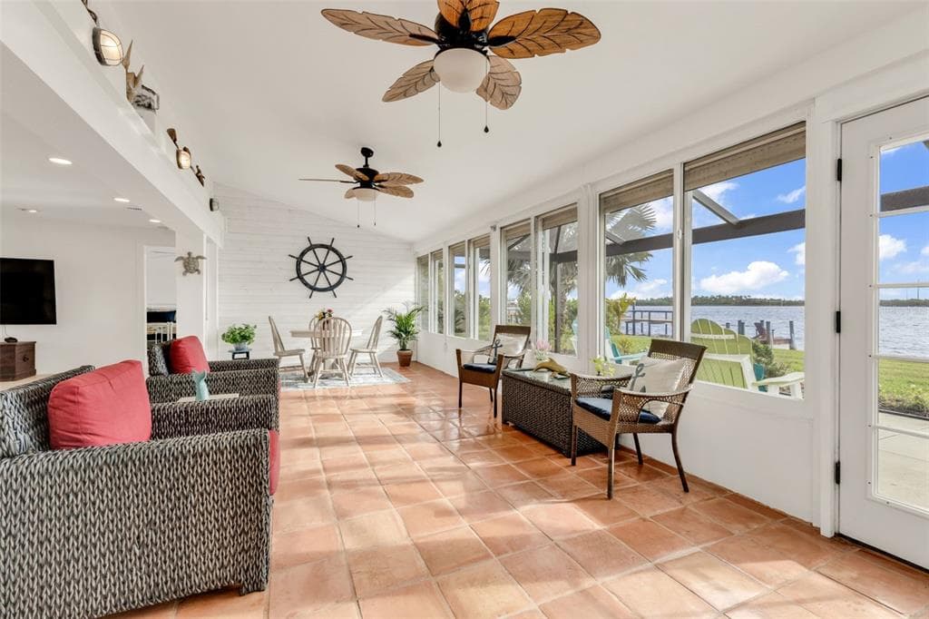 2308 HARBOUR DRIVE photo 17