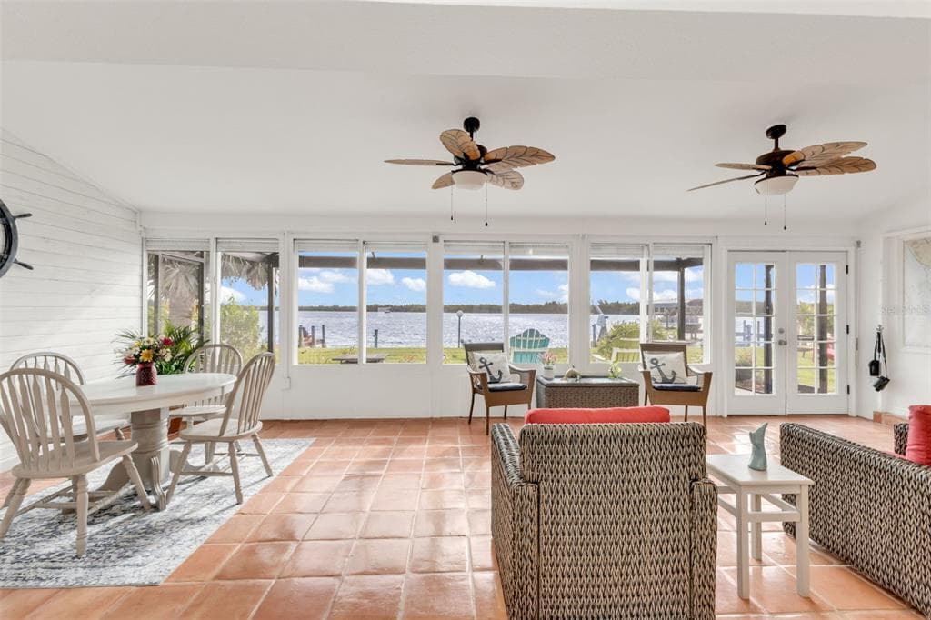 2308 HARBOUR DRIVE photo 16