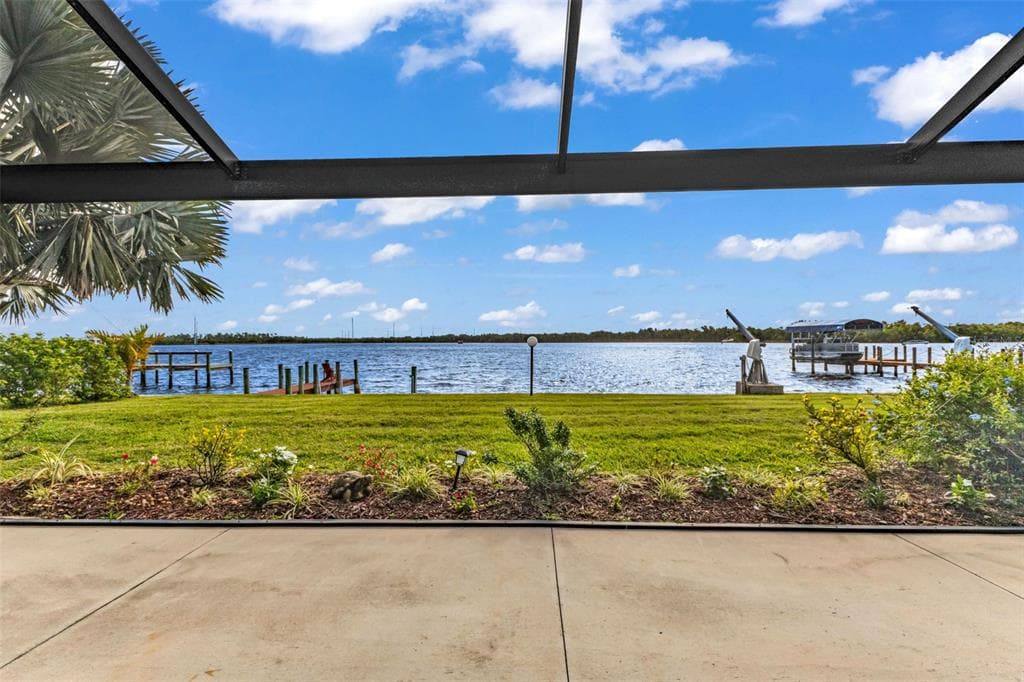2308 HARBOUR DRIVE photo 3