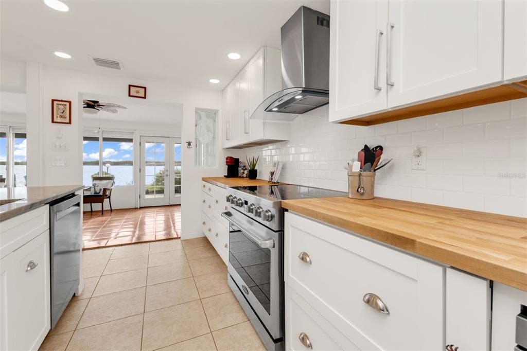 2308 HARBOUR DRIVE photo 14