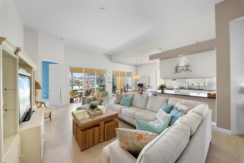 7687 ULIVA WAY photo 3