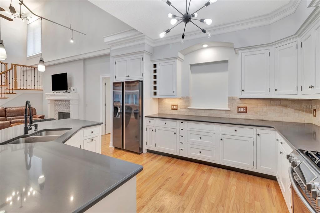 1215 LAKESHORE DRIVE photo 10