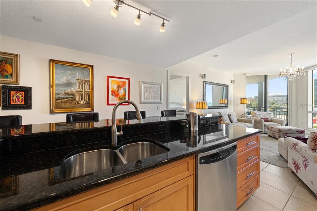 331 CLEVELAND ST #301 photo 11