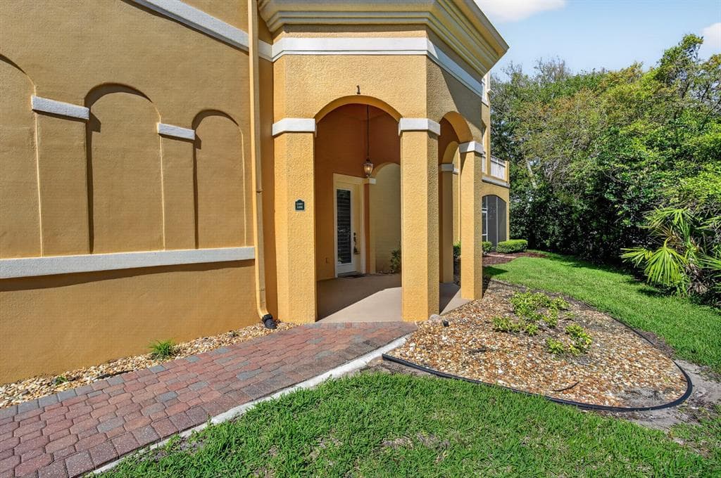 40 CASA BELLA CIRCLE 1101 photo 3