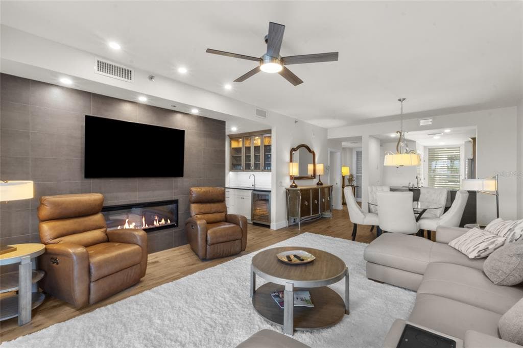 615 DREAM ISLAND PLACE 105 photo 5