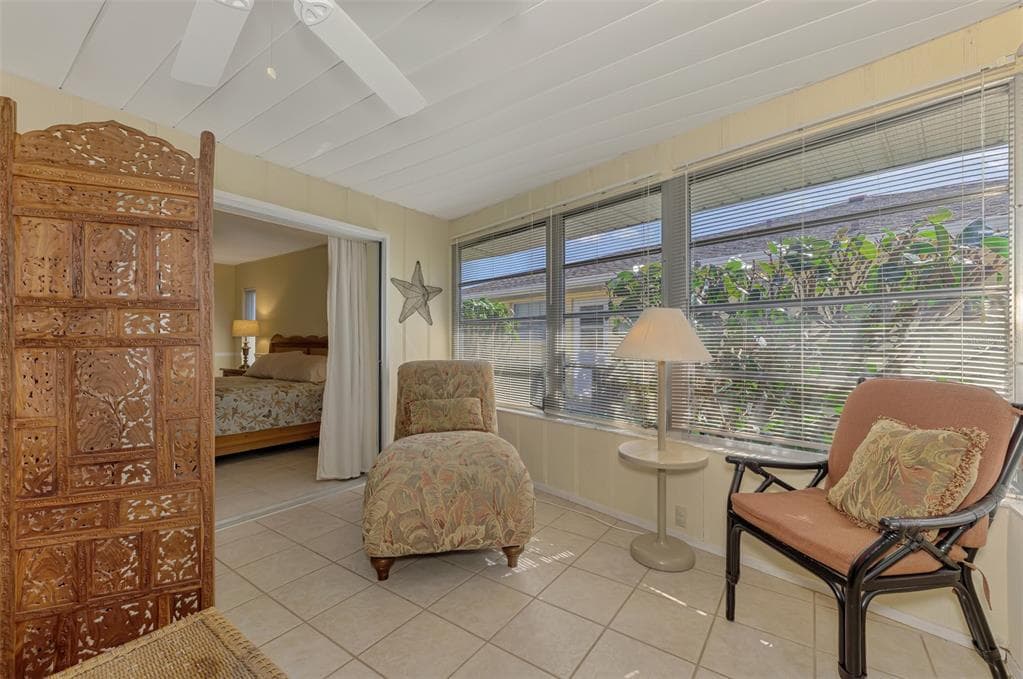 1290 LAKESIDE DRIVE photo 22
