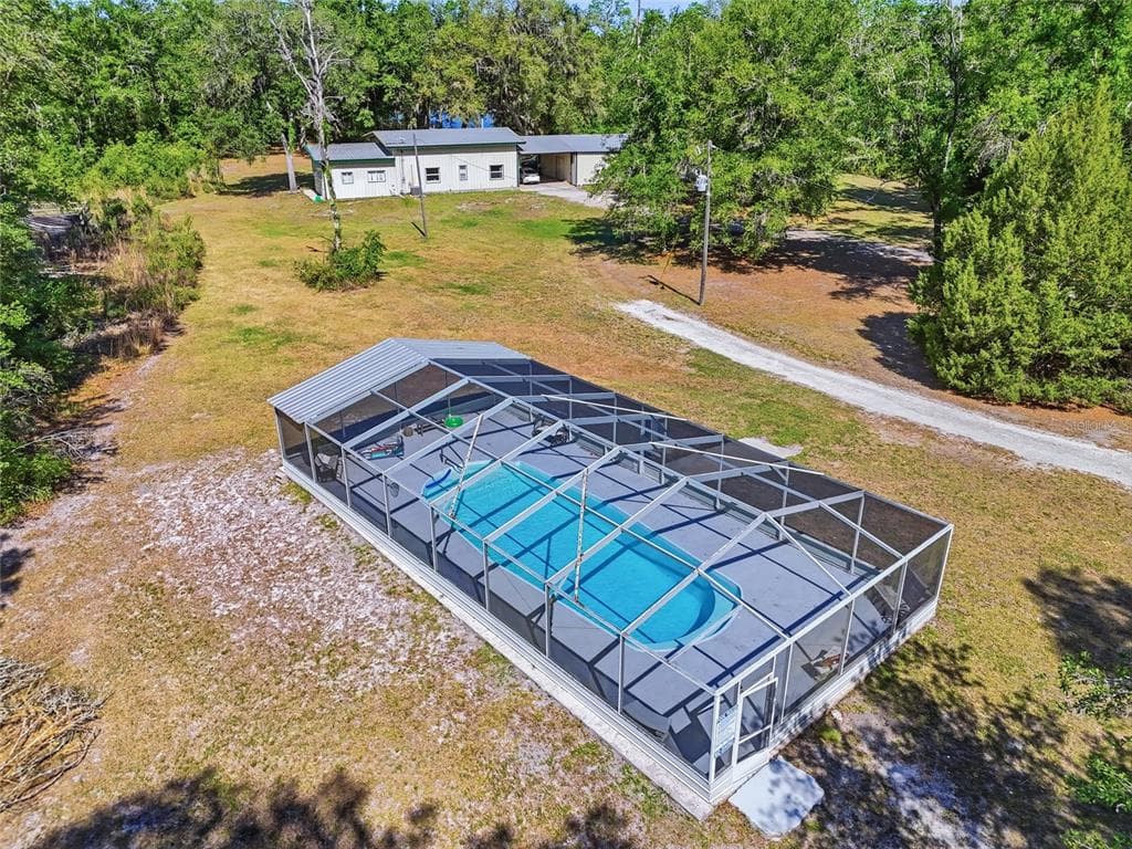 401 SE FALCON ROAD photo 2