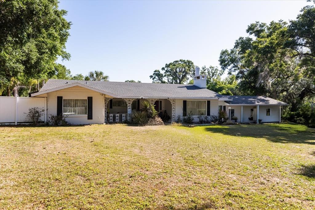 1505 E CROOKED LAKE DRIVE photo 2