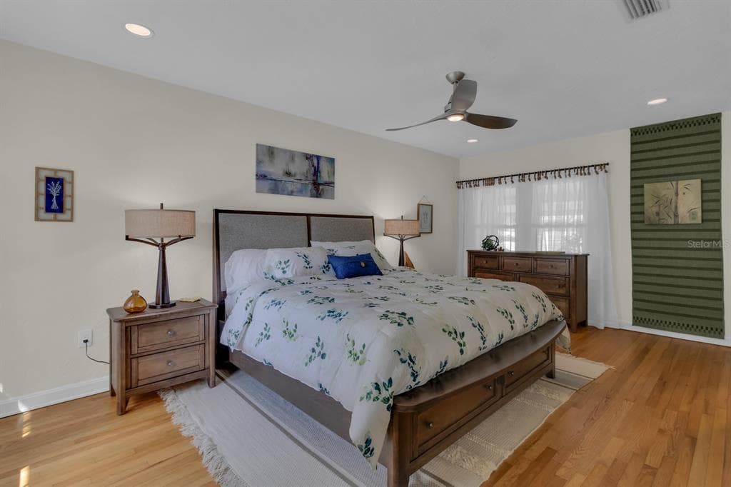 1322 RIVERSIDE DRIVE photo 9