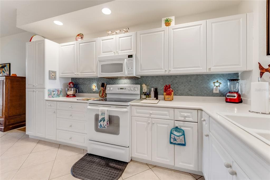 250 MINORCA BEACH WAY 203 photo 3