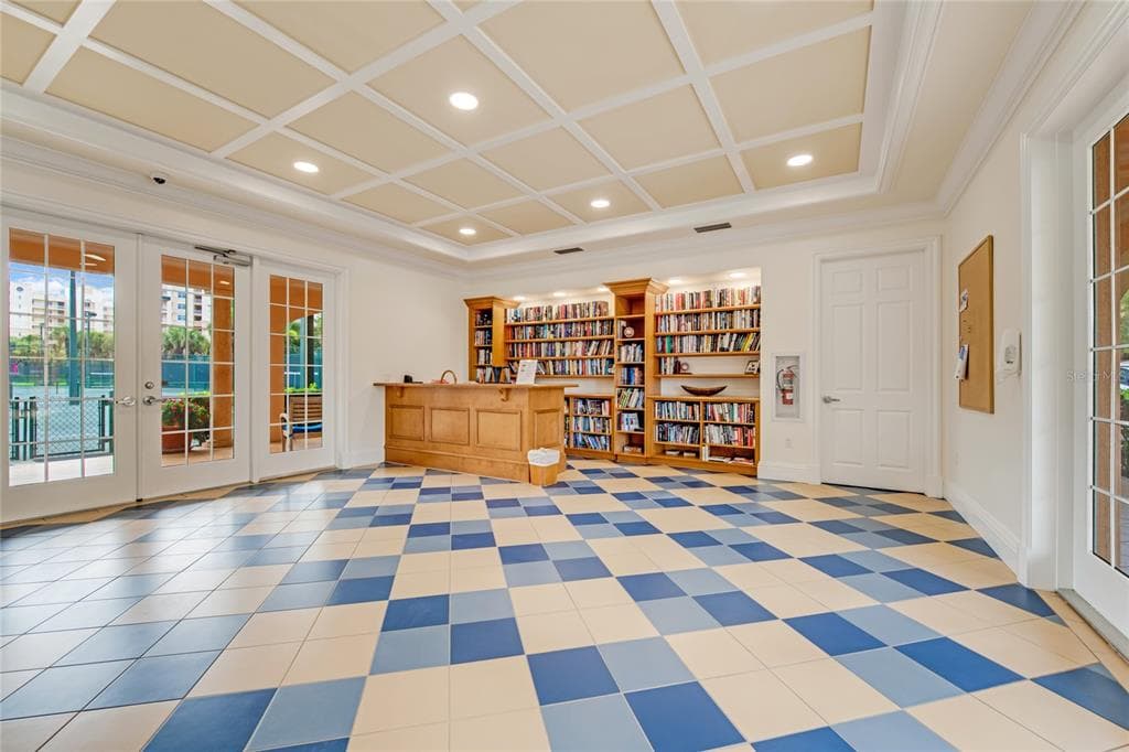 250 MINORCA BEACH WAY 203 photo 14