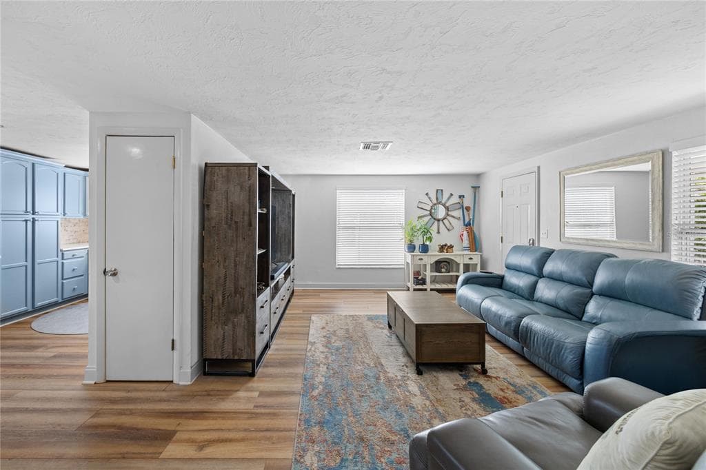 704 69TH AVENUE W photo 6