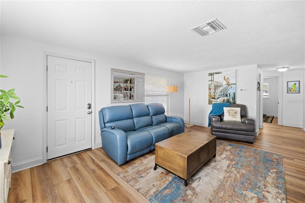 704 69TH AVENUE W photo 5
