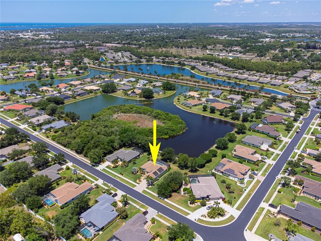 183 CLEAR LAKE DRIVE photo 9