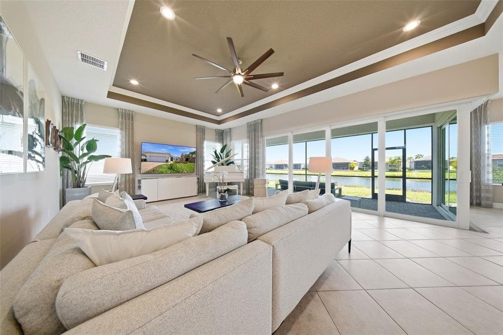 15528 CORONA DEL MAR DRIVE photo 11