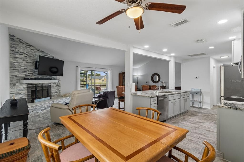 5440 LEAHY LANE photo 12