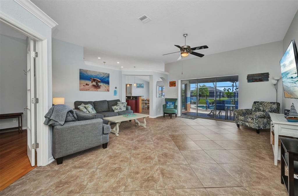 9582 ARSIPE CIRCLE photo 12