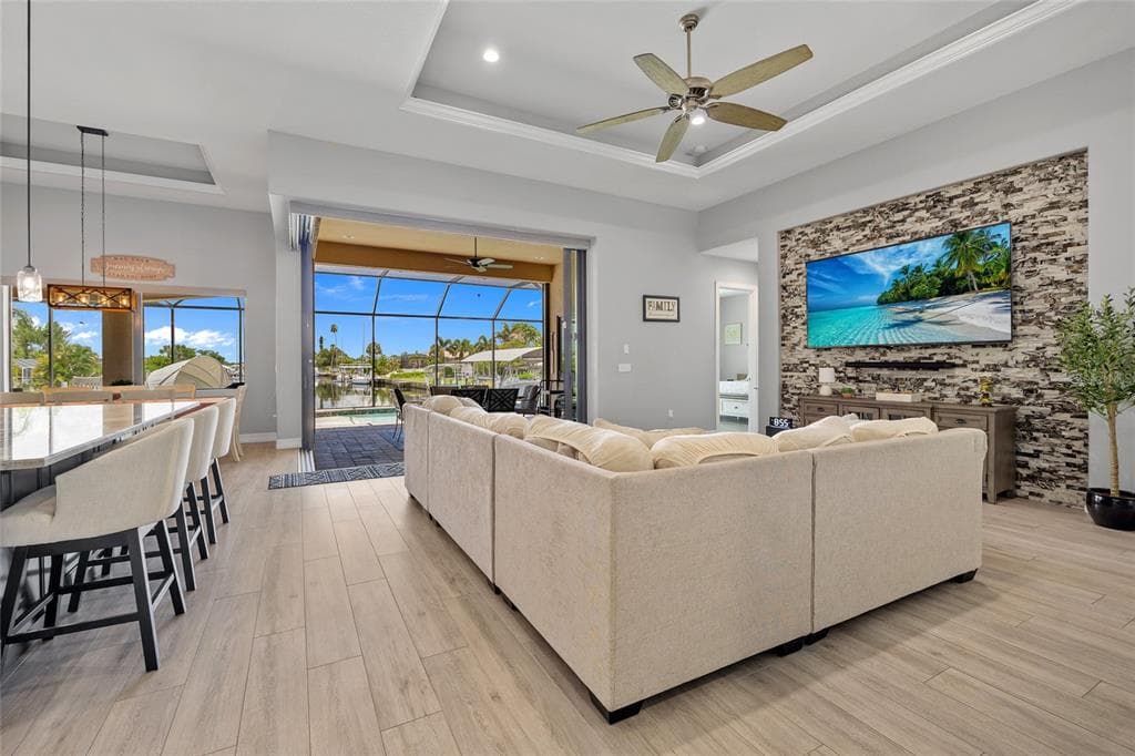 4286 HARBOR BOULEVARD photo 6