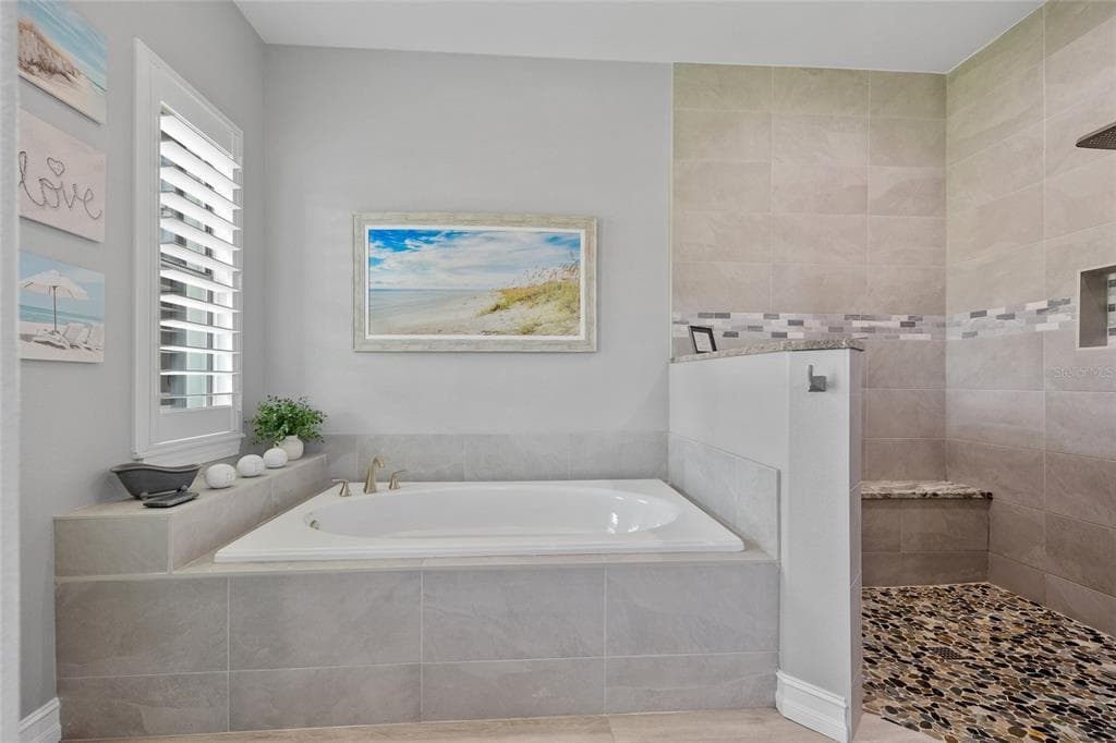 4286 HARBOR BOULEVARD photo 17