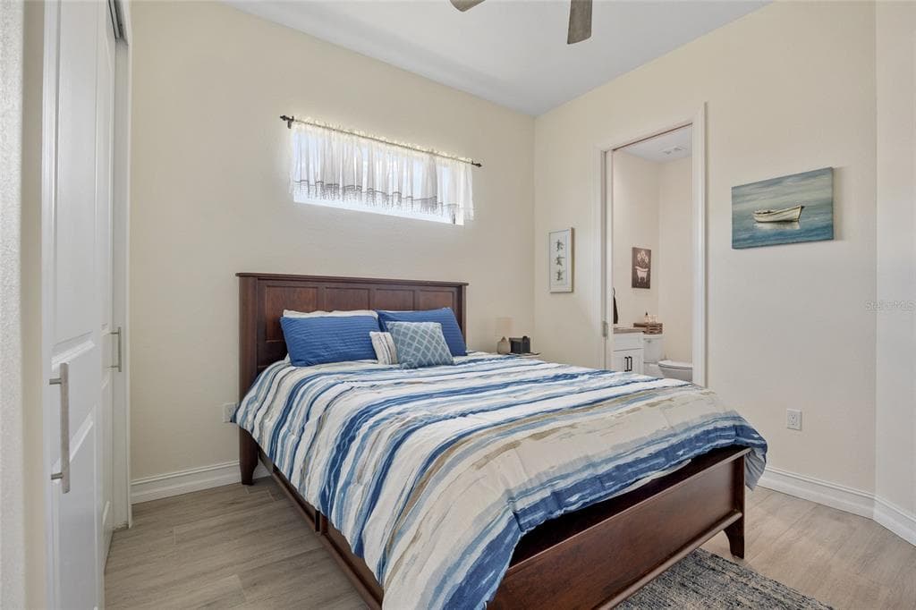 4286 HARBOR BOULEVARD photo 18