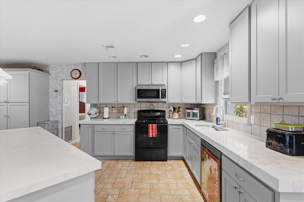 8386 AUSTIN ROAD photo 20