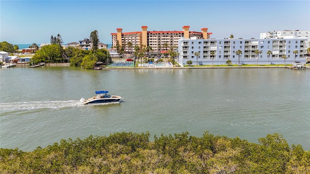 18304 GULF BOULEVARD 505 photo 17