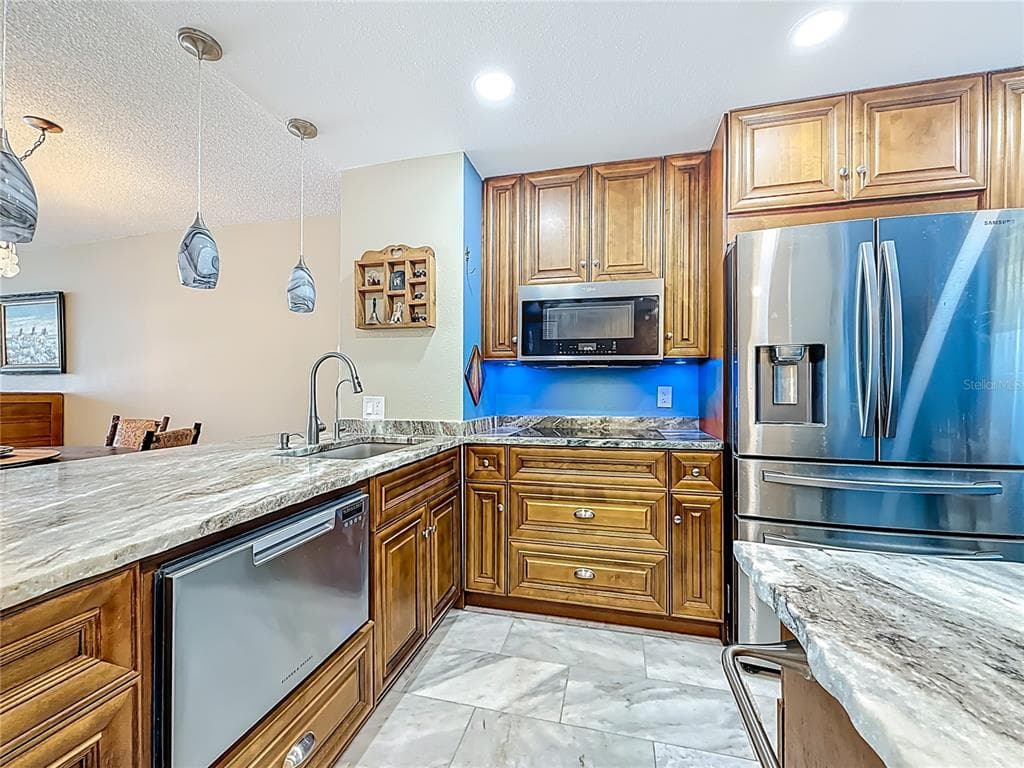 18304 GULF BOULEVARD 505 photo 7