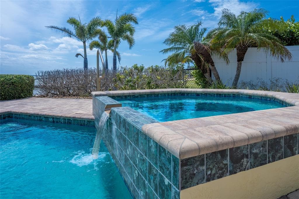 633 KEY ROYALE DRIVE photo 13
