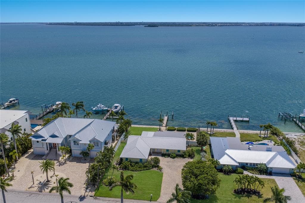 633 KEY ROYALE DRIVE photo 1