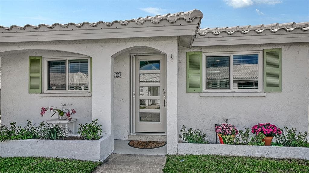 900 SPANISH DRIVE N photo 4