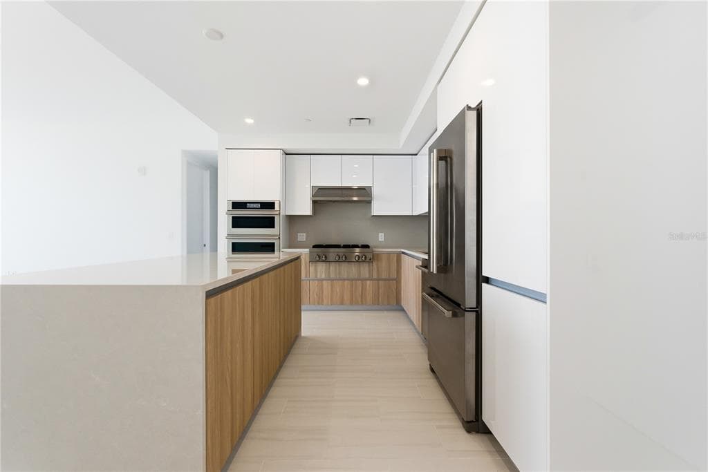 400 CENTRAL AVE 3506 photo 11