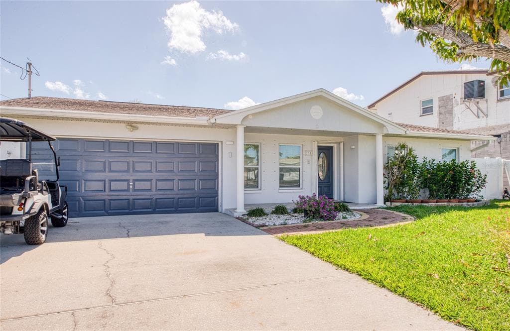 551 CRYSTAL DRIVE photo 2