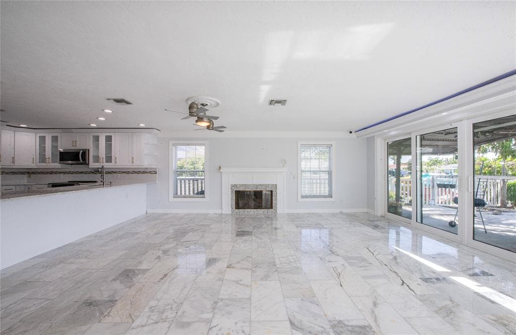 551 CRYSTAL DRIVE photo 19
